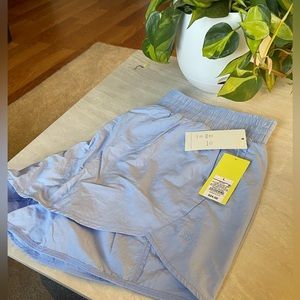 NWT All In Motion Women’s Sky Blue Crinkle Tulip High Rise 3” Shorts